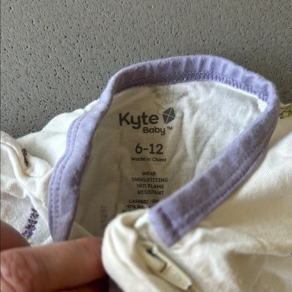 Kyte BABY White and Purple Footies with Enclosed Feet - Picture 2 of 3